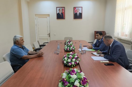 Aqrar Sığorta Fondunun İdarə Heyətinin sədri Fuad Sadıqov Qaxda vətəndaşları qəbul edib