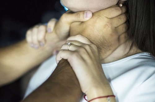 Bakıda 20 yaşlı qadın öldürülüb, qardaşı saxlanılıb - YENİLƏNİB