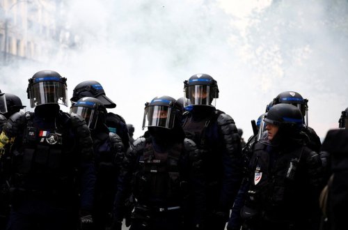 Parisdə radikallar talanlar təşkil edib