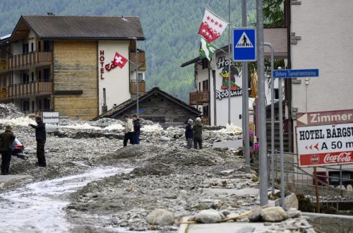 İsveçrədə daşqın nəticəsində 4 nəfər ölüb 2 nəfər itkin düşüb