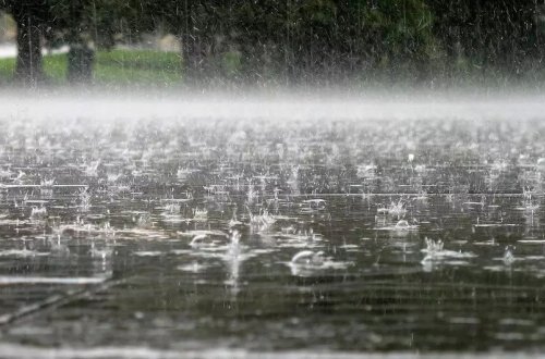 Bölgələrdə şimşək çaxır, leysan yağır, qeyri-sabit hava şəraiti iyulun 3-dək davam edəcək
