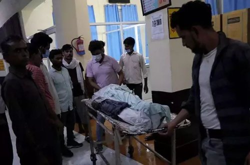 Hindistanda dini mərasim izdihamında ölənlərin sayı 1213 ə çatıb