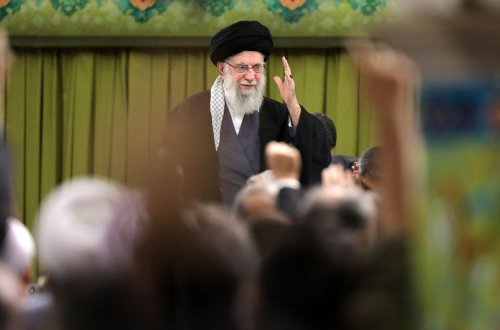 Xamənei prezident seçkisinə qatılan seçicilərin sayının az olduğunu etiraf edib