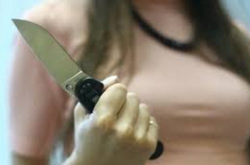 Bakıda baldız yeznəsini bıçaqlayıb