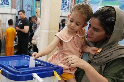 İranda prezident seçkilərinin ikinci turu üçün səsvermə başlayıb