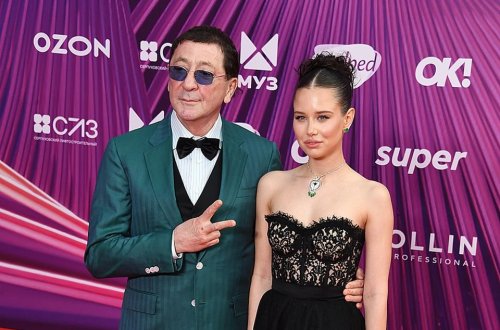 Leps 18 yaşlı sevgilisindən danışdı: 