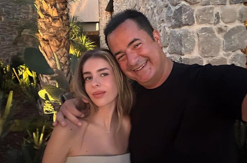 Qızı 17 yaşında silikon etdi, tənqid edildi - FOTO