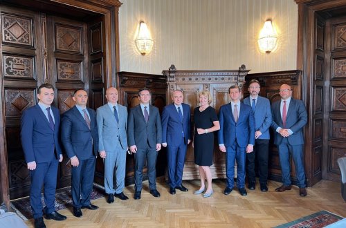 Baş prokuror Vyanada işgüzar səfərdədir