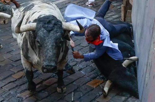 İspaniyada öküz qaçışı zamanı 6 nəfər xəsarət alıb