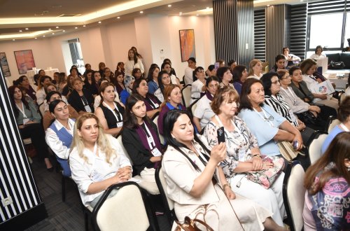 Bakıda “Rəqəmsal İqtisadiyyatda Qadın İştirakı” mövzusunda biznes forum keçirilib