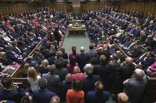 Böyük Britaniyada parlamentə rekord sayda müsəlman daxil olub