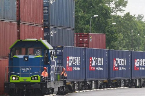 Çin və Polşa arasında ilk müntəzəm dəmir yolu açıldı