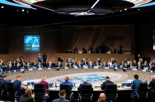 NATO liderləri 38 bənddən ibarət bəyannamə imzaladı