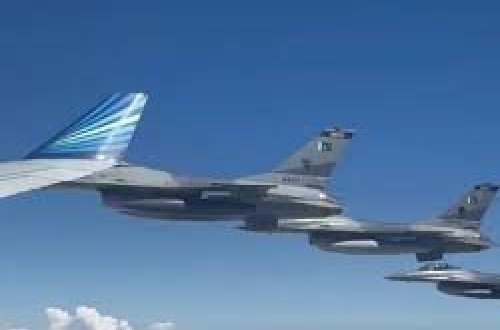 İlham Əliyevin Pakistan səfəri: Hərbi təyyarələrdən möhtəşəm qarşılama