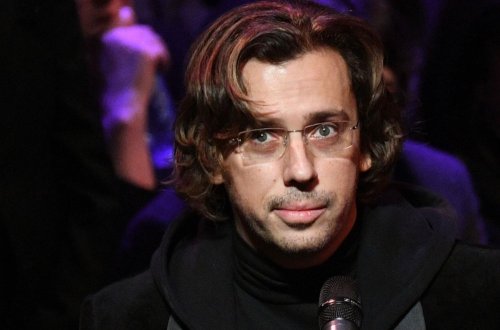 Qalkin ukraynalı iş adamının toyunda oxudu - VİDEO