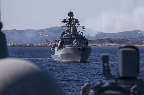 Rusiya və Çin donanmaları birgə təlimlərə başlayıb