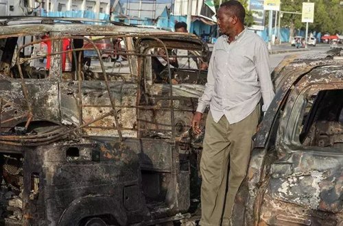 Somalidə bomba yüklü avtomobilə hücum: 5  ÖLÜ