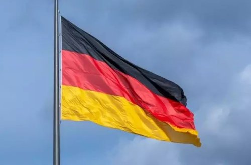 Almaniyada ifrat sağçı “Compact” jurnalı qadağan edilib