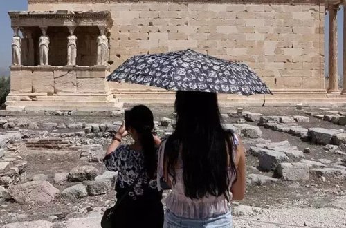 Akropol həddindən artıq istilər səbəbindən ziyarətçilər üçün bağlanıb