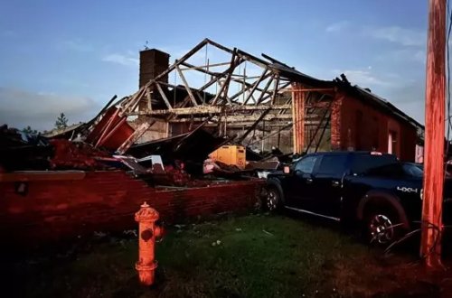 Nyu-Yorkda Tornado nəticəsində 1 nəfər həyatını itirdi