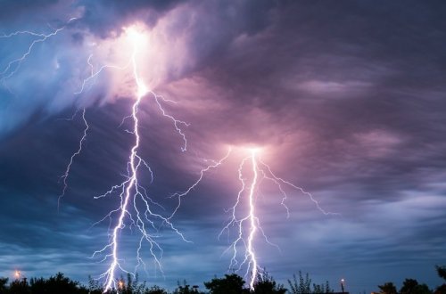 Bəzi yerlərdə şimşək çaxıb, leysan xarakterli yağış yağıb - FAKTİKİ HAVA