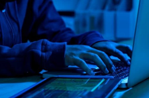 ABŞ iki rusiyalı hakerə qarşı sanksiya tətbiq edib