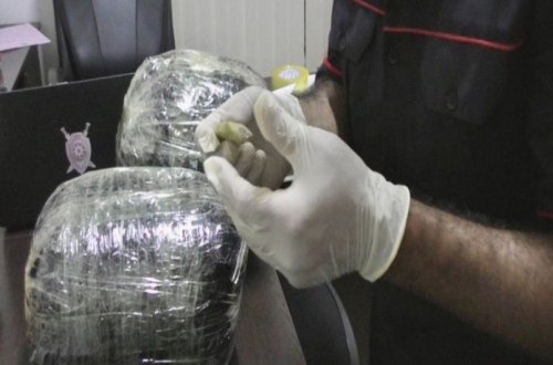 İran vətəndaşına narkokuryerlik etməkdə şübhəli bilinən şəxs həbs olunub