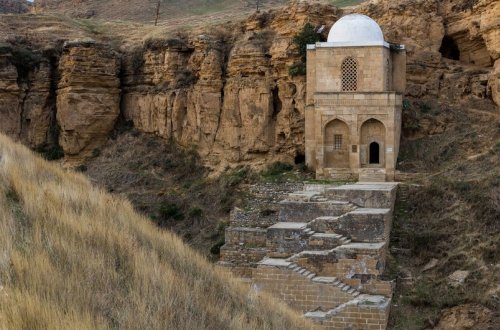 Diri Baba türbəsi bərpa ediləcək