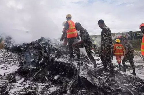 Nepalda uçuş zamanı uçuş-enmə zolağına düşən təyyarədə 18 nəfər ölüb