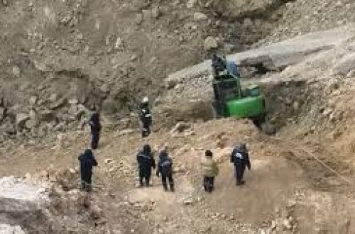 Qazaxıstanda qızıl mədənində yarım il əvvəl yerin altına düşən avtobus tapıldı