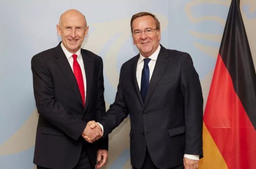 İngiltərə və Almaniya müdafiə sahəsində əməkdaşlığı gücləndirir