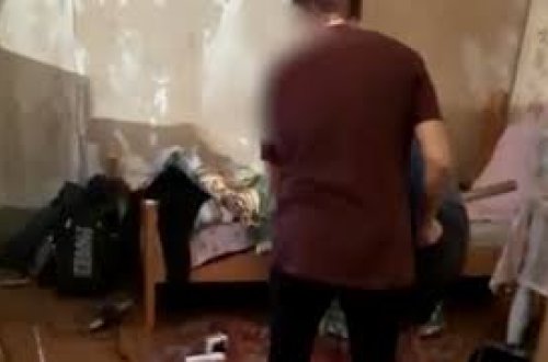 Azərbaycanda atadan 14 yaşlı oğluna qarşı ZORAKILIQ: Evin əşyalarını başında qırdı