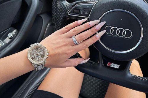 Bakıda xanım sürücünün maşınından içi dolu çantası oğurlandı - HADİSƏ ANI