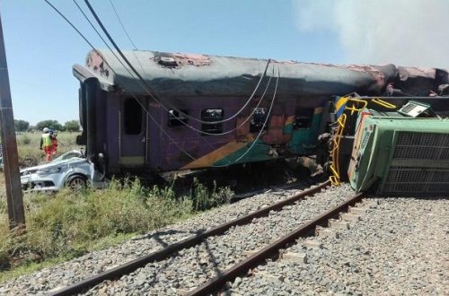 Rusiyada sərnişin qatarı qəzaya uğradı: Çoxlu sayda yaralı var