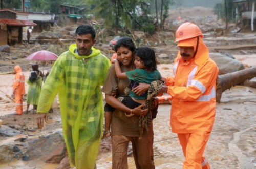Hindistanda sürüşmə qurbanlarının sayı 40 nəfəri ötüb