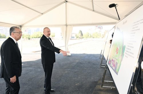 Prezident Bakıda yaradılan yeni parkda işlərin gedişi ilə tanış olub - FOTO