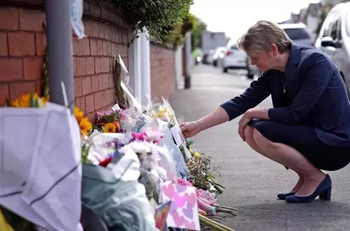 İngiltərədə bıçaqlı hücumlarda ölən uşaqların sayı 3-ə yüksəlib