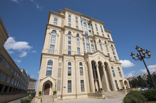 Yaxın qohumları deputatlığa namizəd olan DSK üzvlərinin fəaliyyətinə xitam verilib