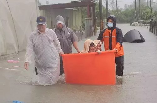 Çini vuran Qaemi qasırğası 30 nəfərin ölümünə səbəb olub