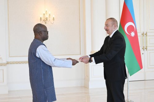 İlham Əliyev Burkina Fasonun səfirini qəbul etdi - FOTO