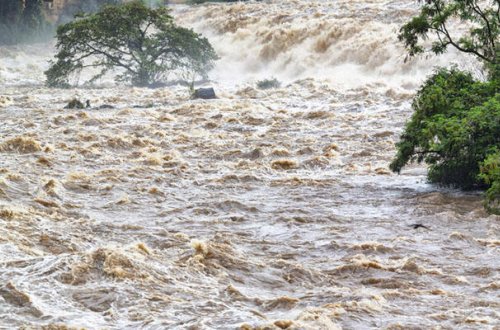 Lənkəranda sel körpünü apardı - sakinlər çətin vəziyyətdə - FOTO