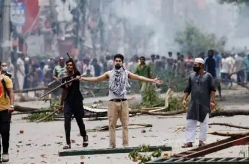 Banqladeşdə son iki gündə zorakılıqlarda ölənlərin sayı 230-u keçib