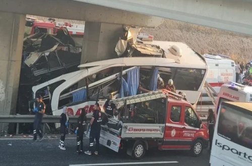 Türkiyədə ağır avtobus qəzası : 9 ölü, 26 yaralı - FOTO