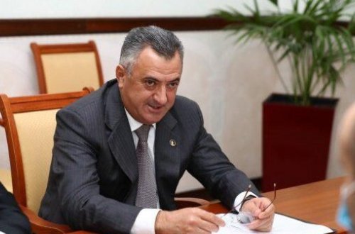 Abdin Fərzəliyevin milyon yarımlıq sifariş şübhəli şirkət – Yol təmir edən “Proqress İnşaat En” həm də bayram tədbiri keçirir