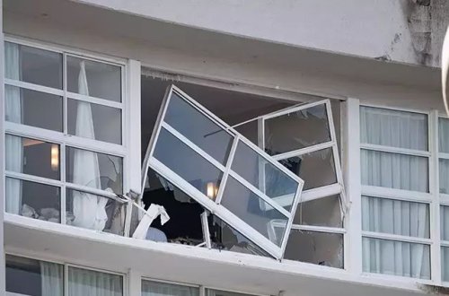 Avstraliyada helikopter otelin damına çırpılıb