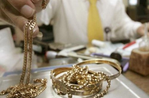 Şərq bazarında qızıl mağazasından OĞURLUQ ANI - ANBAAN VİDEO