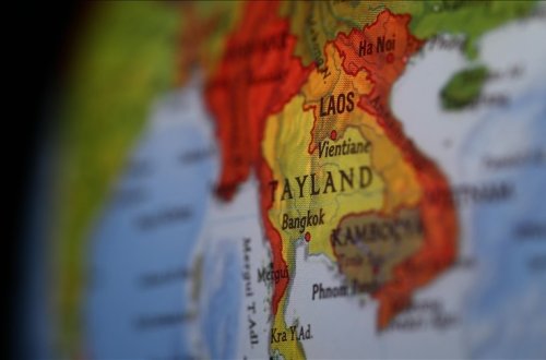 Taylandın keçmiş baş nazirinin qızı baş nazir seçildi