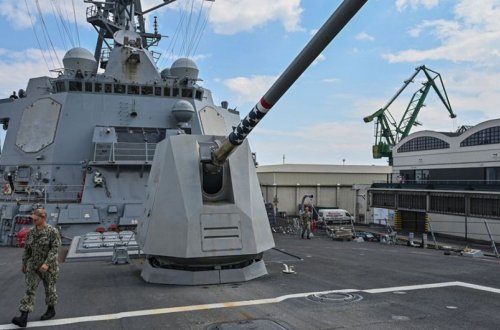 ABŞ Qırmızı dənizdə husilərə məxsus pilotsuz gəmini vurub