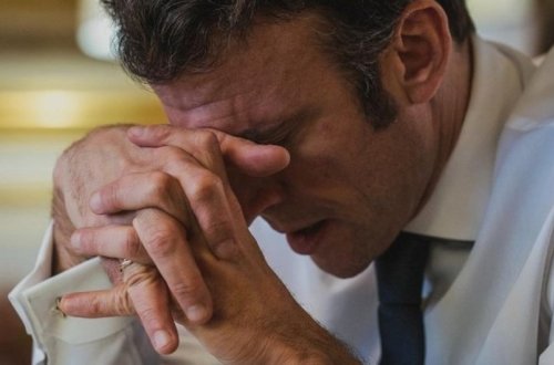 Makron impiçmentlə hədələnib