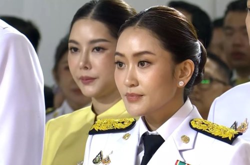 Taylandın ən gənc baş naziri vəzifəsinin icrasına başladı